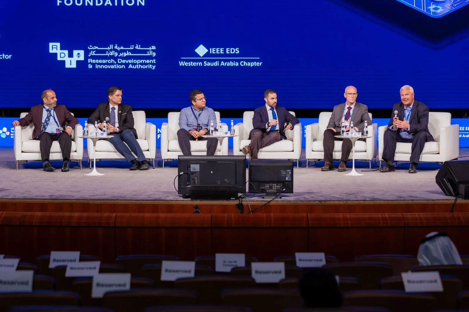 AI for Chips and Chips for AI | CEMSE Graduate Seminar 3